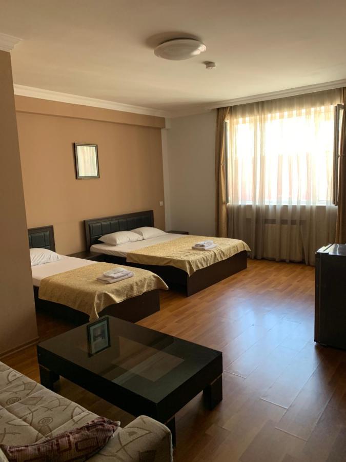 Prestige Hotel บาทูมิ ภายนอก รูปภาพ
