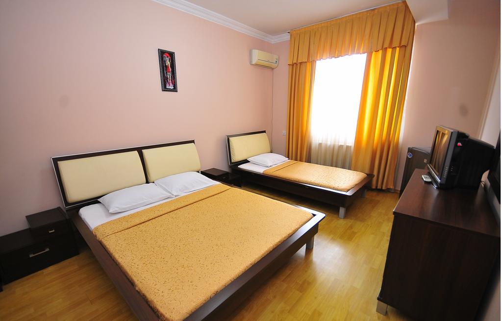 Prestige Hotel บาทูมิ ภายนอก รูปภาพ