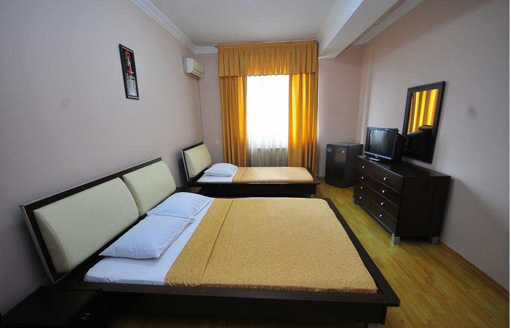 Prestige Hotel บาทูมิ ภายนอก รูปภาพ