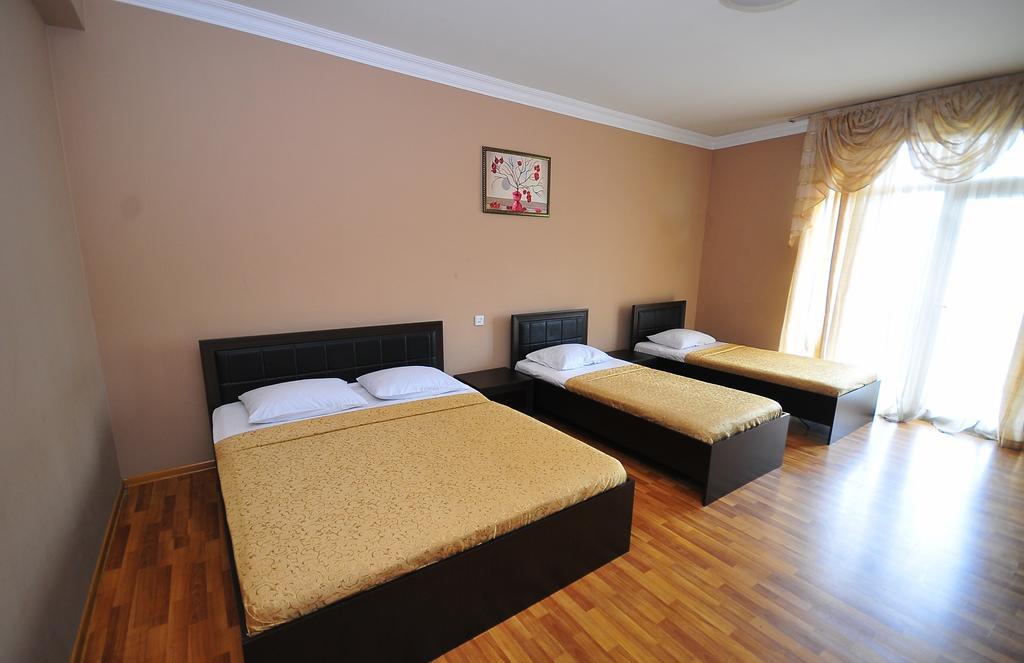 Prestige Hotel บาทูมิ ภายนอก รูปภาพ