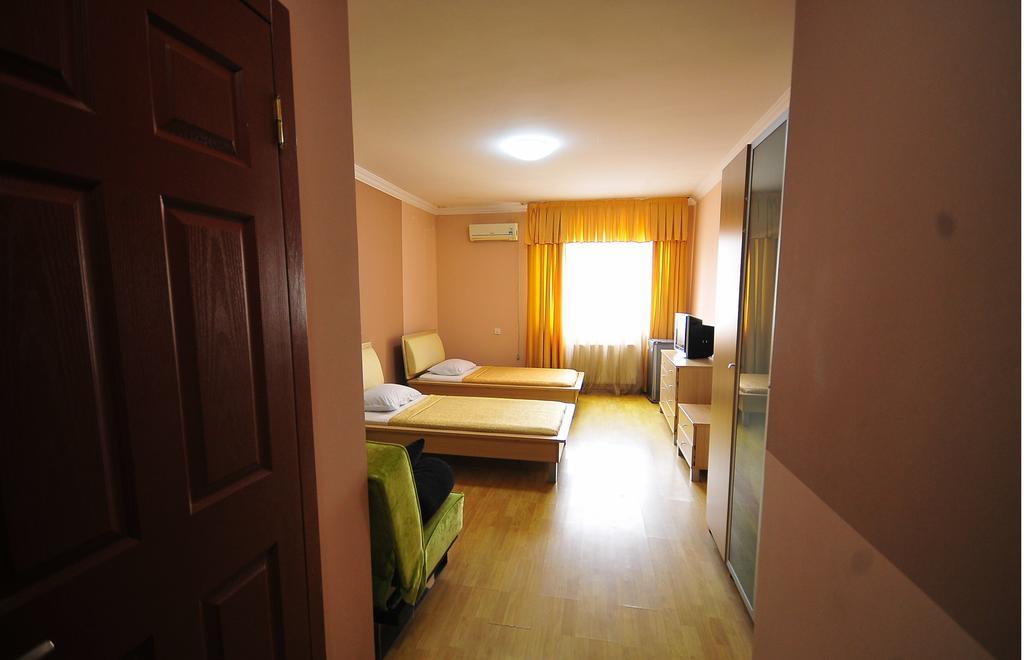 Prestige Hotel บาทูมิ ภายนอก รูปภาพ