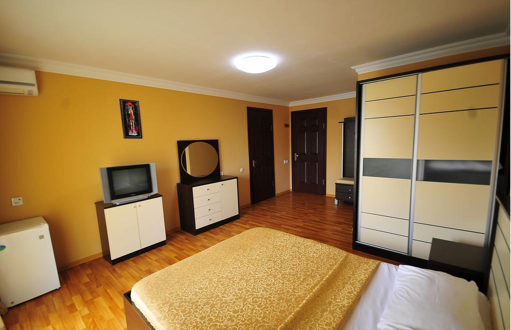 Prestige Hotel บาทูมิ ภายนอก รูปภาพ