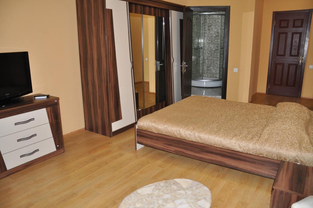 Prestige Hotel บาทูมิ ภายนอก รูปภาพ
